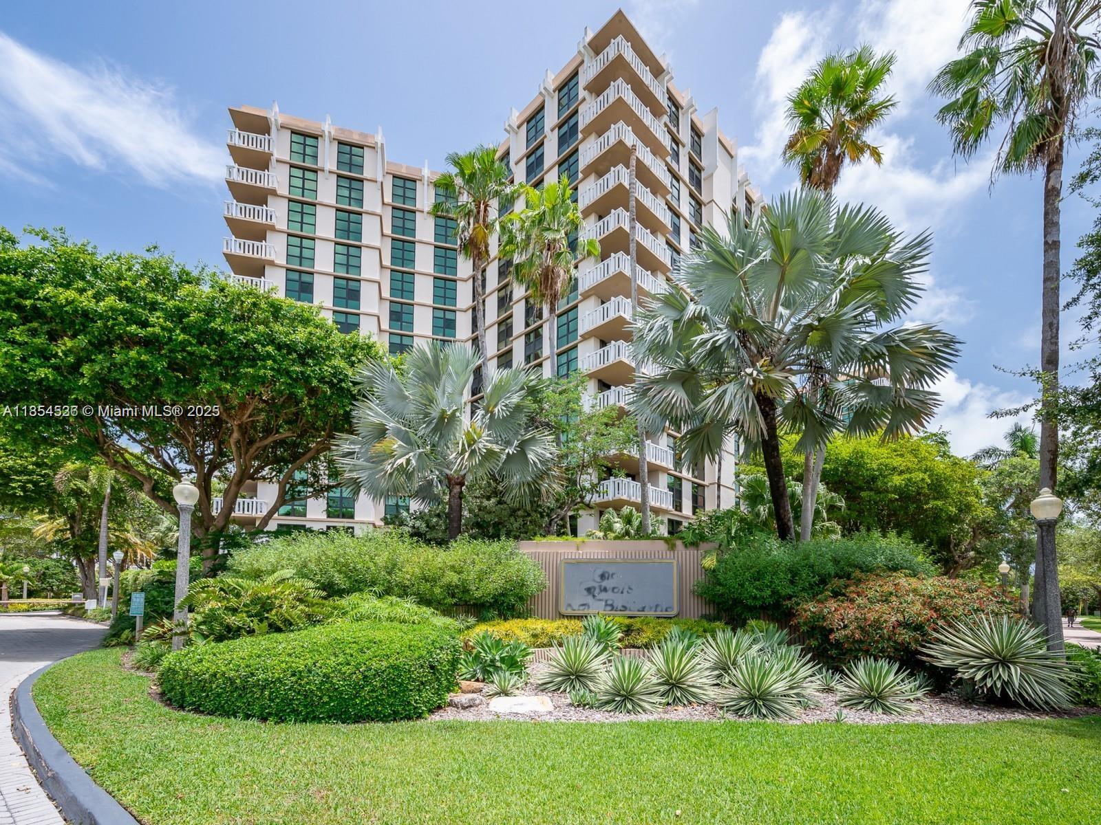 1121 Crandon Blvd #E108