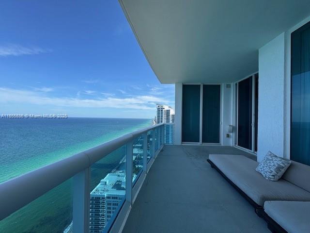 2711 S Ocean Dr #3404