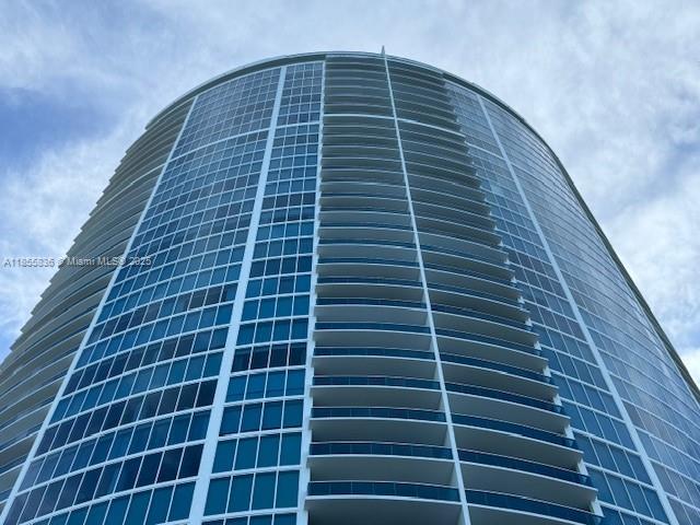 2711 S Ocean Dr #3404 Hollywood, FL 33019