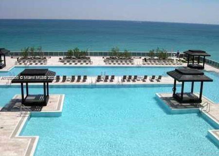 image Beach Club2