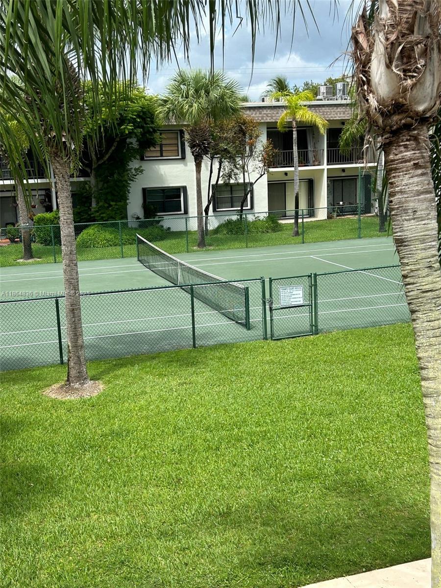 8261 SW 128th St #206 Pinecrest, FL 33156