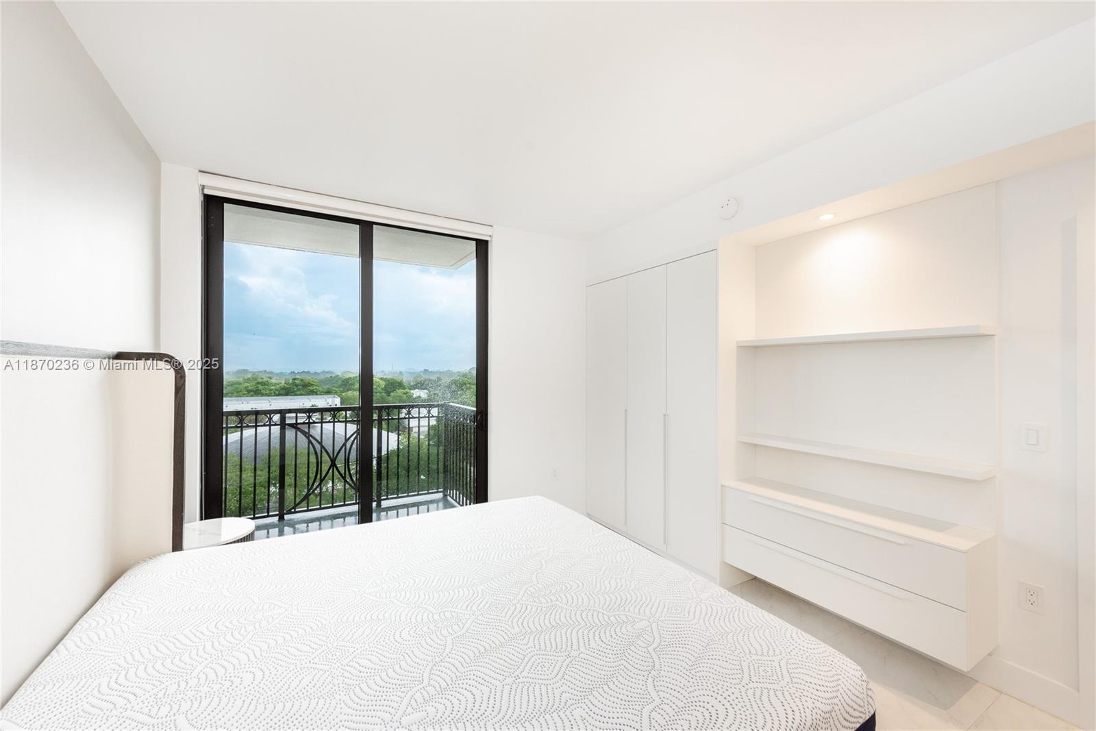 image Merric Manor Condominium11