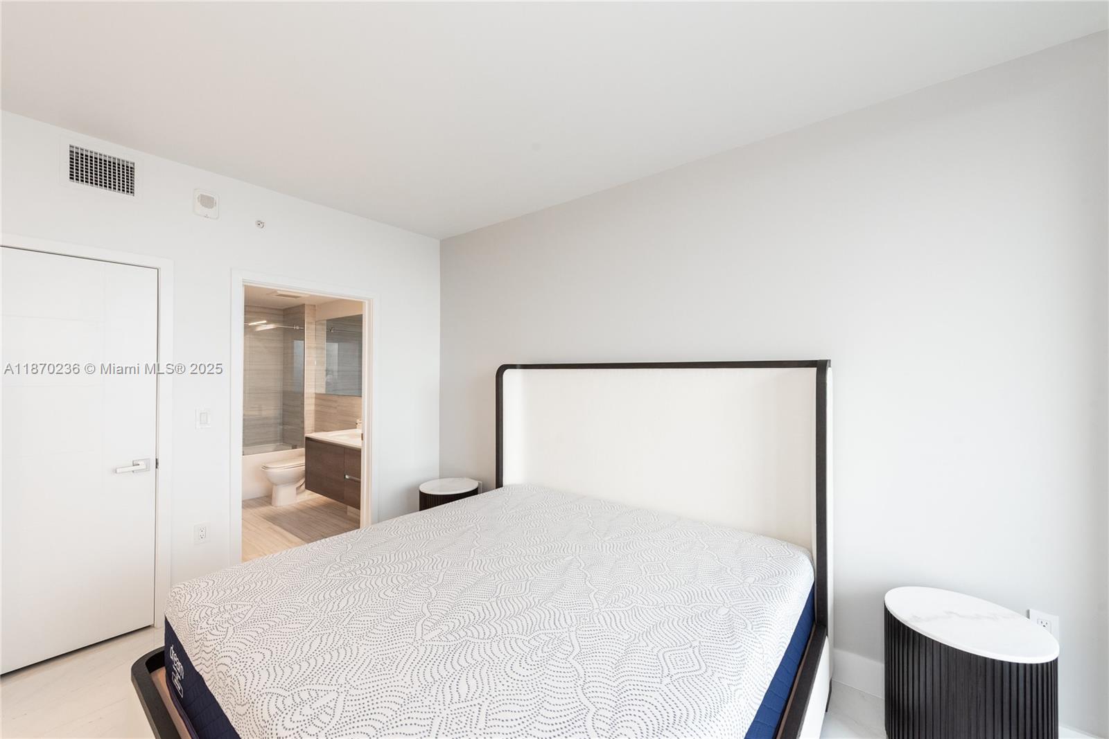 image Merric Manor Condominium12
