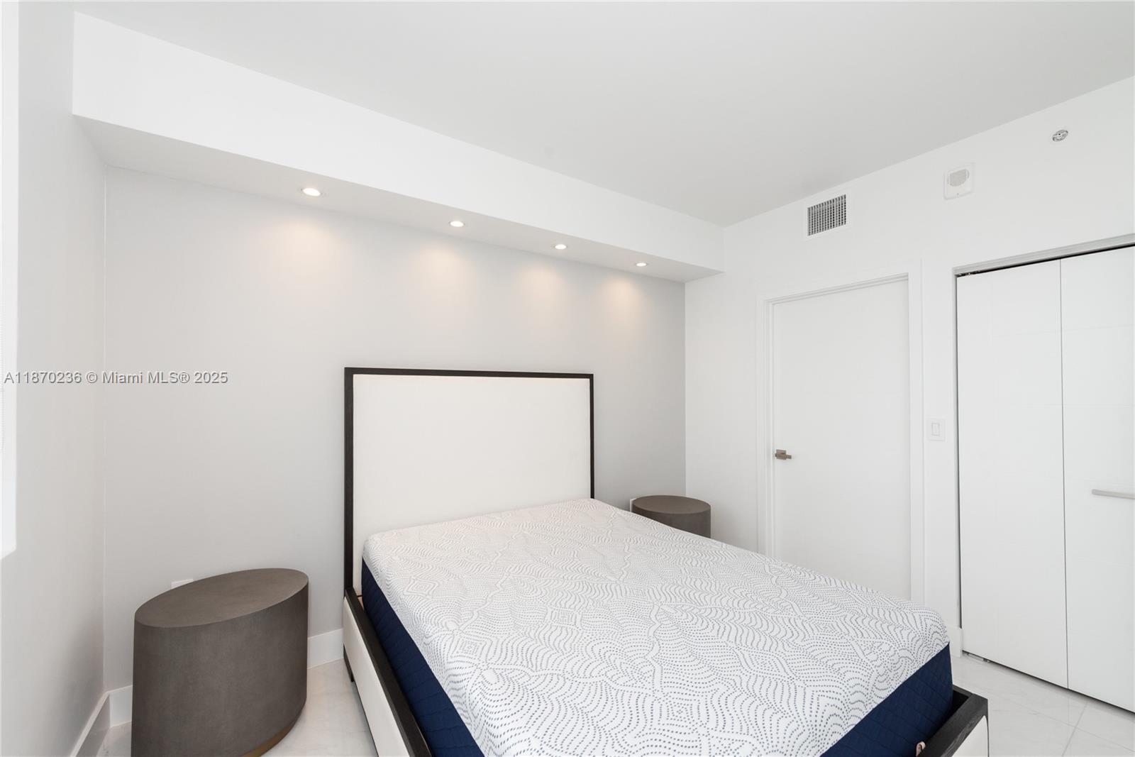 image Merric Manor Condominium16