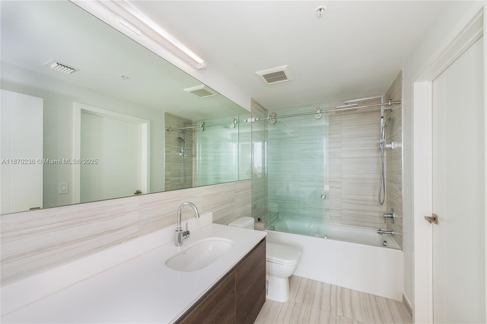 image Merric Manor Condominium17