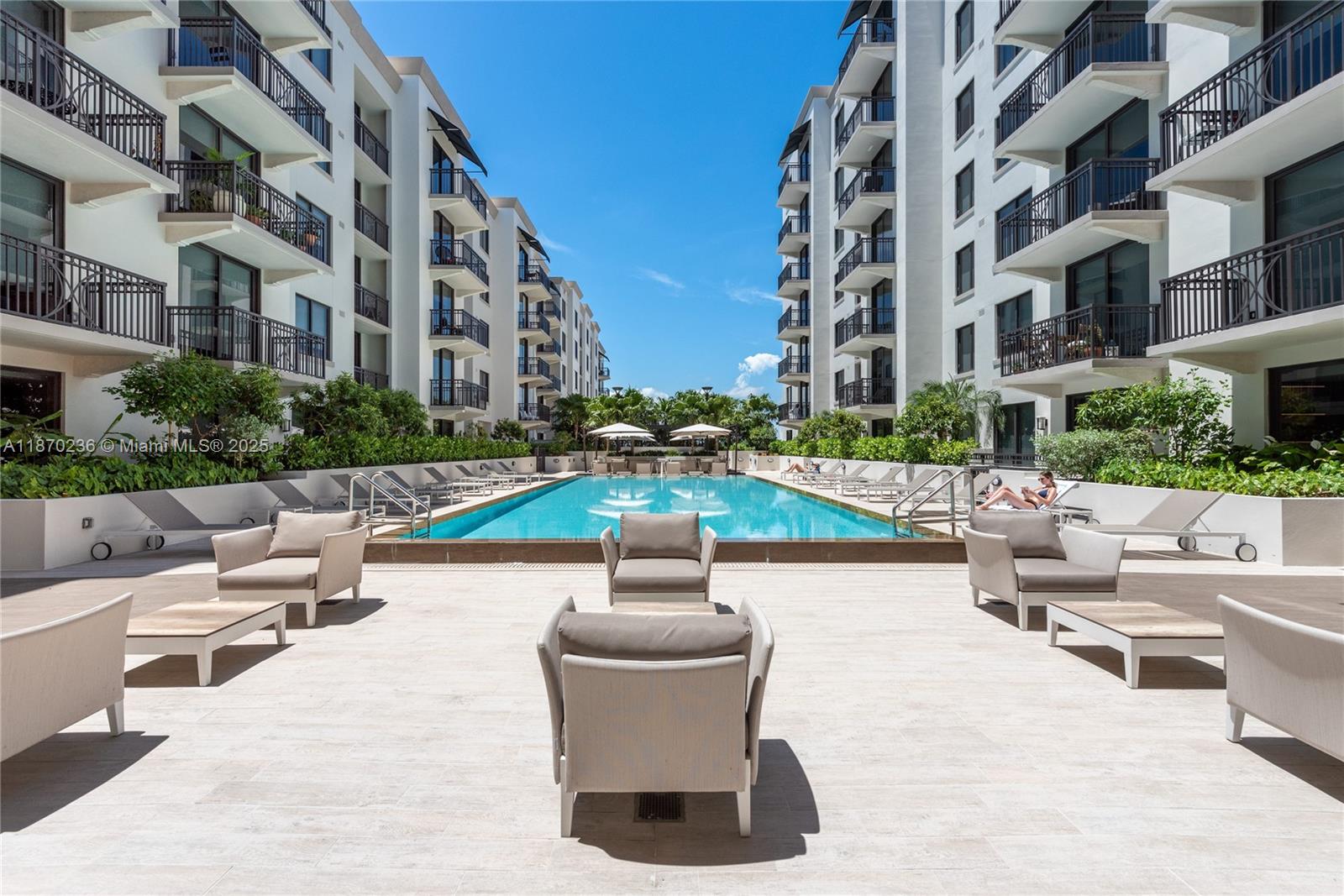 image Merric Manor Condominium18