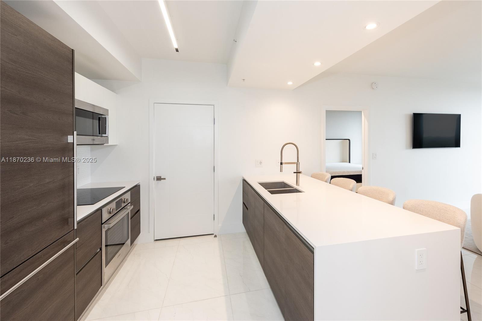 image Merric Manor Condominium6