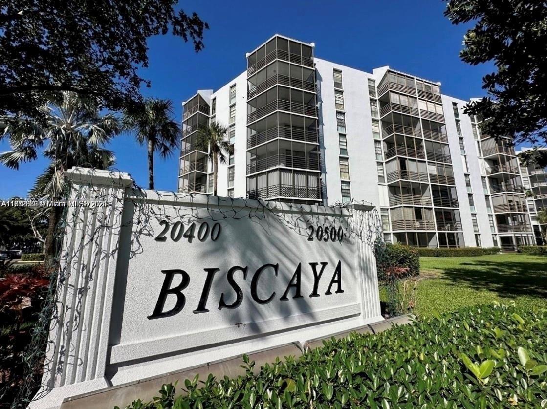 20400 W Country Clb Dr #812