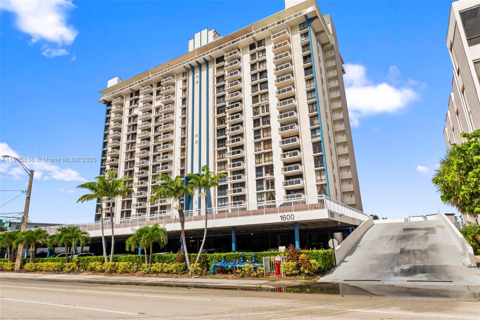 1600 S Ocean Dr #12H