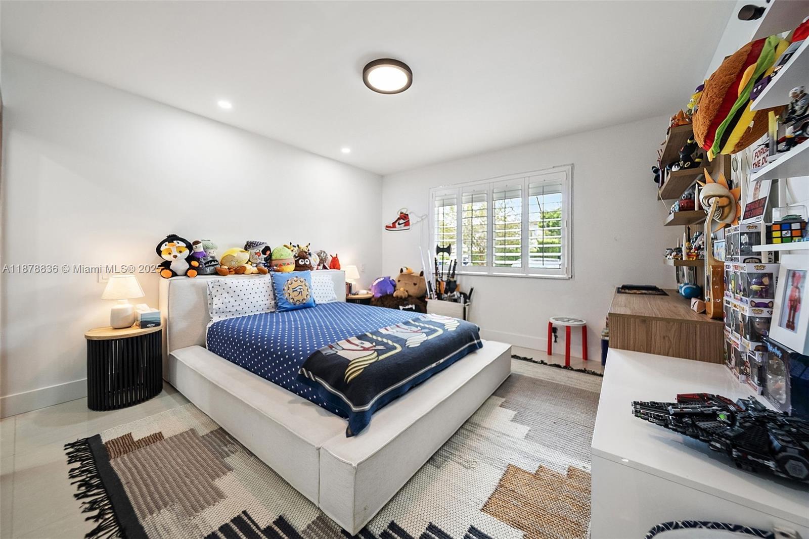 865 W 47th St Miami Beach, FL 33140