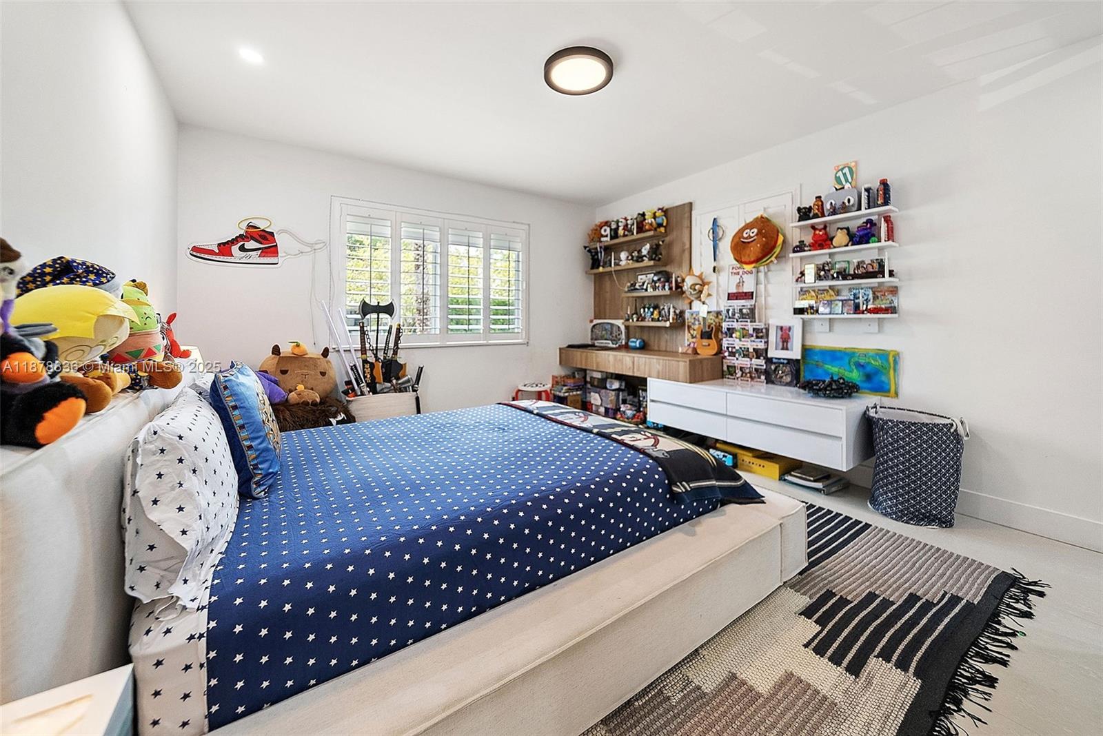 865 W 47th St Miami Beach, FL 33140