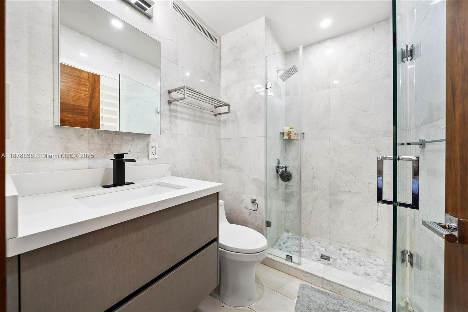 865 W 47th St Miami Beach, FL 33140