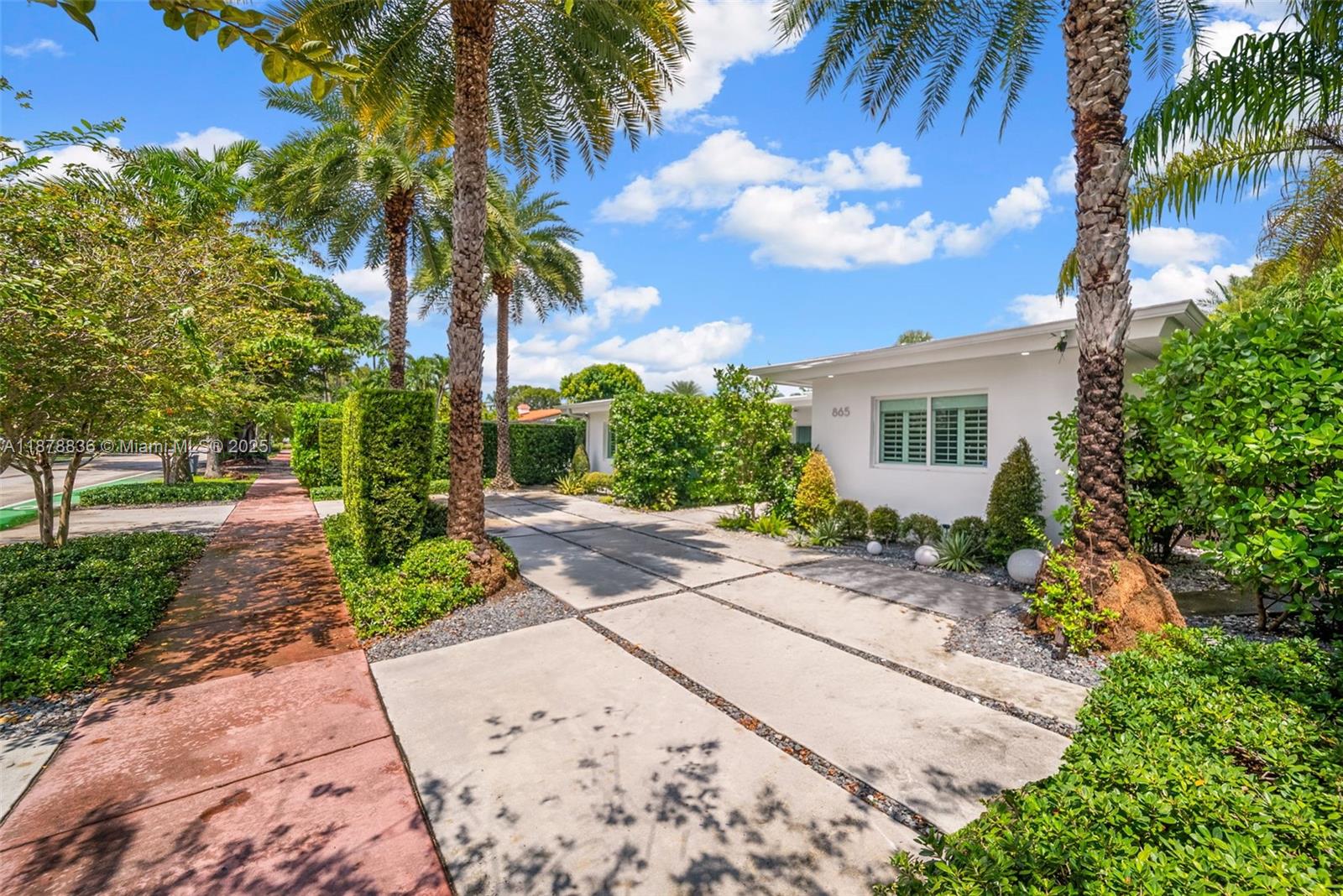 865 W 47th St Miami Beach, FL 33140