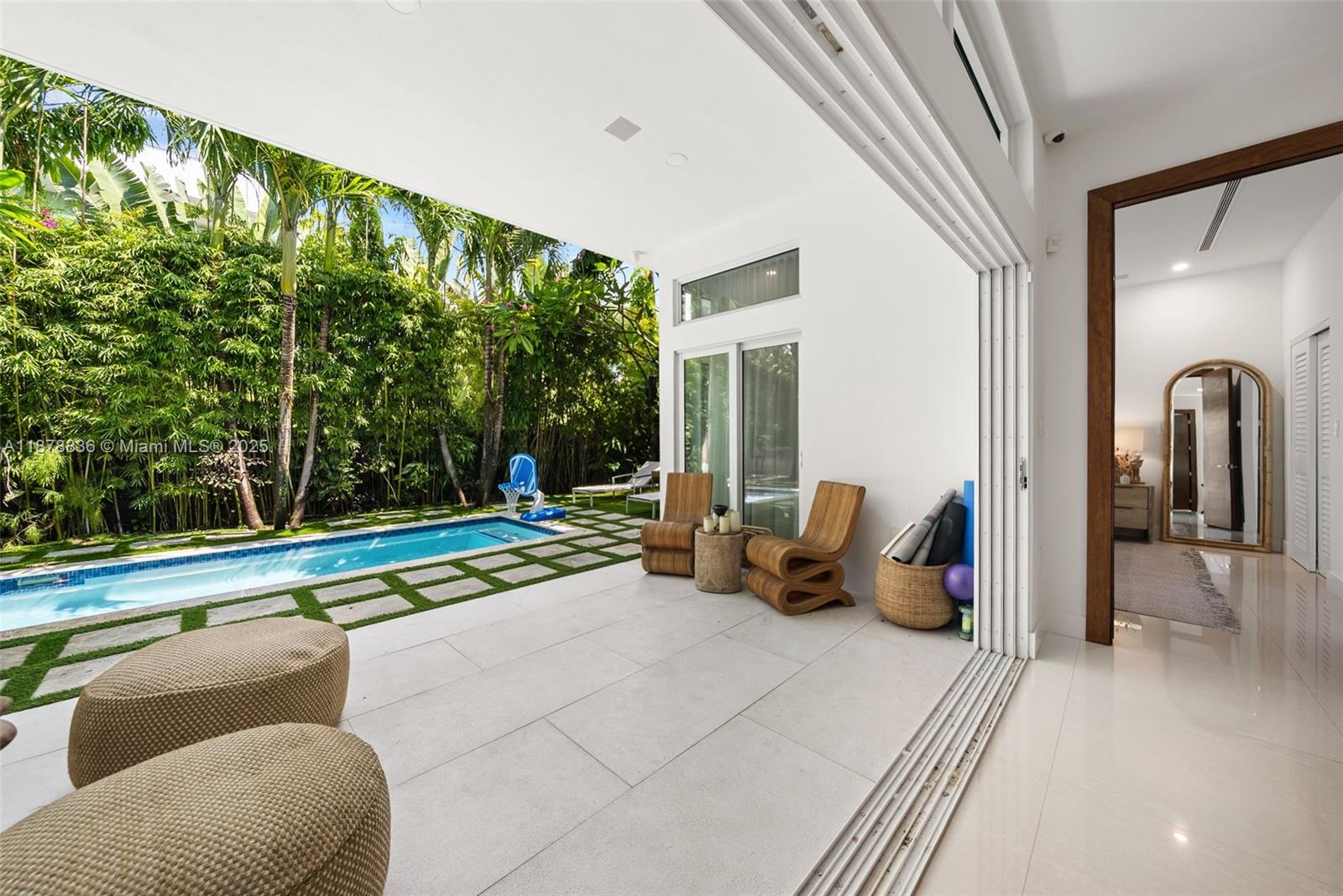 865 W 47th St Miami Beach, FL 33140