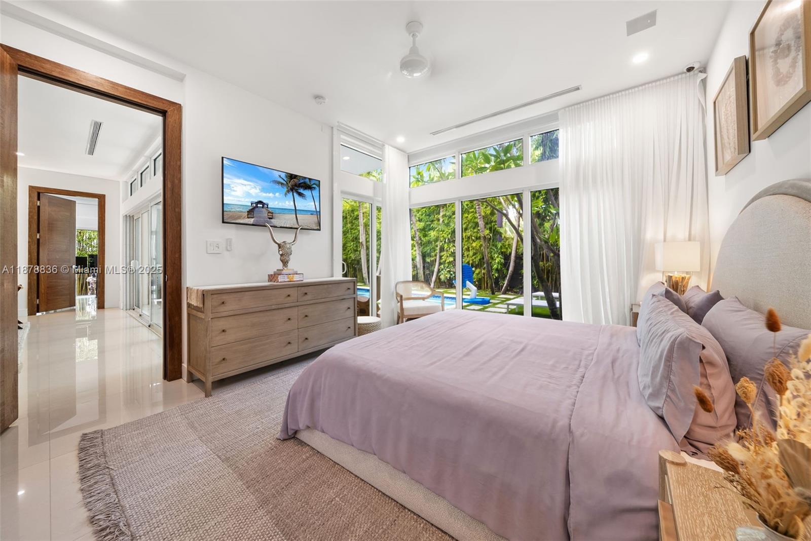 865 W 47th St Miami Beach, FL 33140