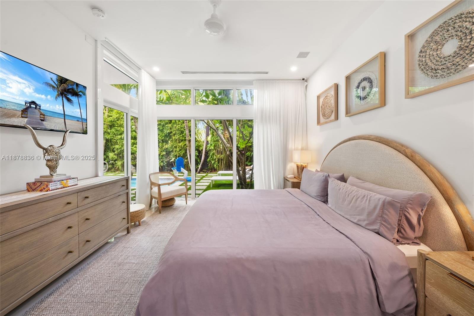 865 W 47th St Miami Beach, FL 33140