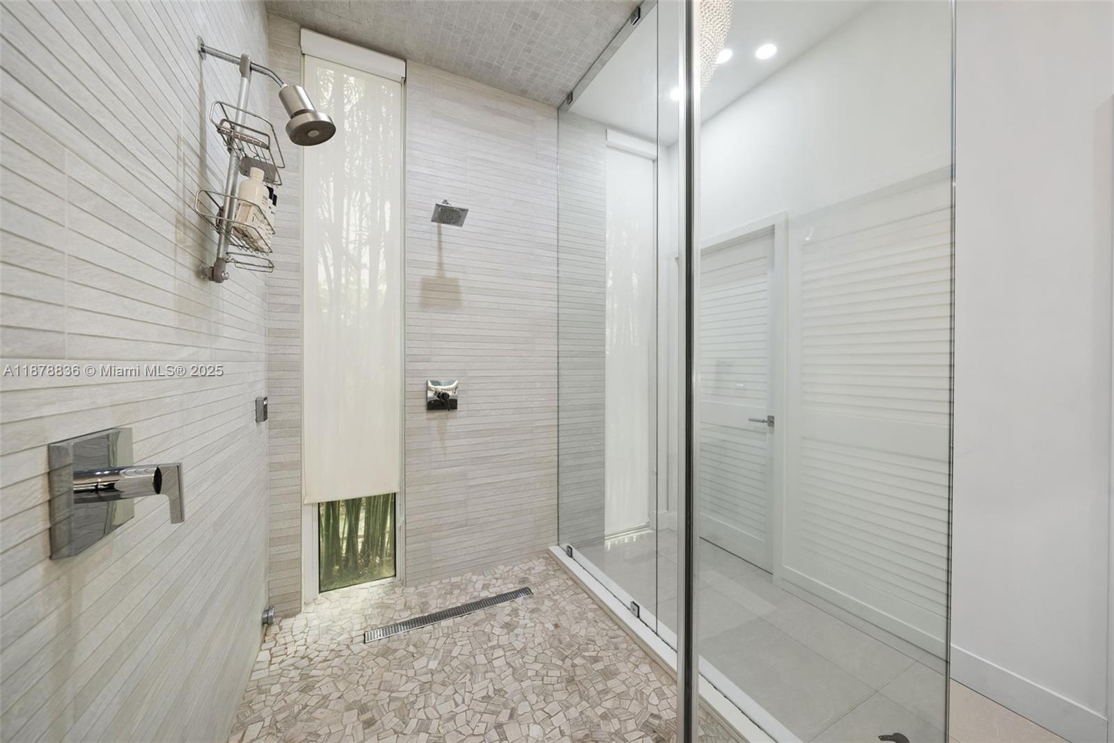 865 W 47th St Miami Beach, FL 33140