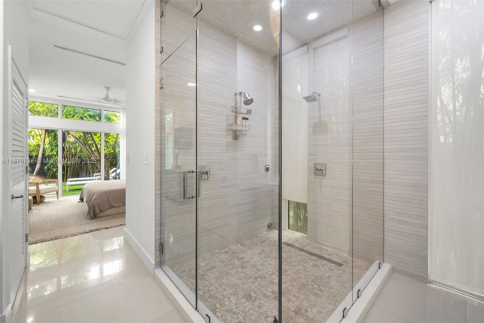 865 W 47th St Miami Beach, FL 33140