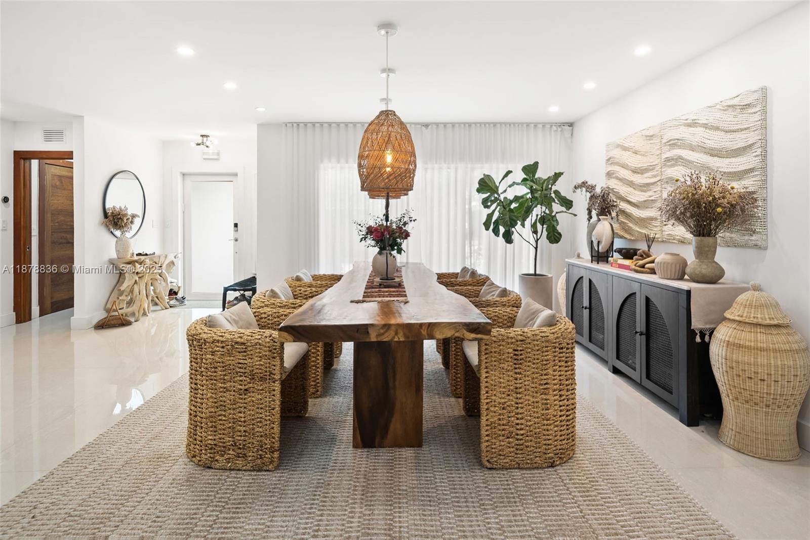 865 W 47th St Miami Beach, FL 33140