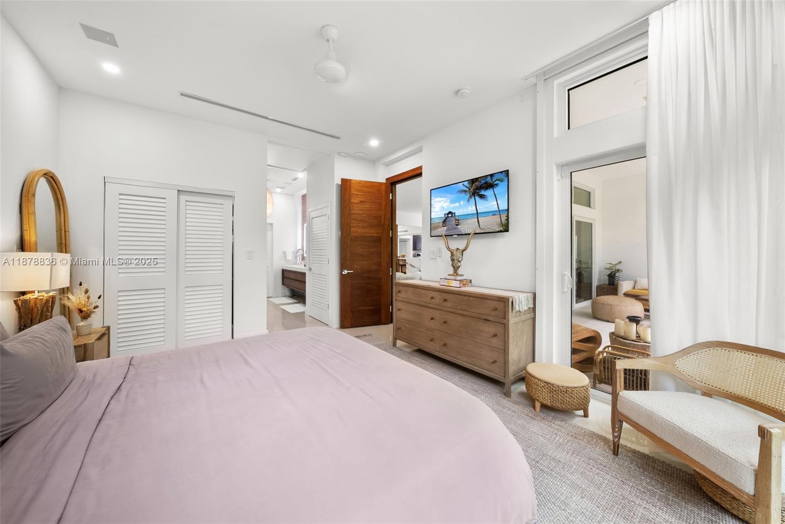 865 W 47th St Miami Beach, FL 33140