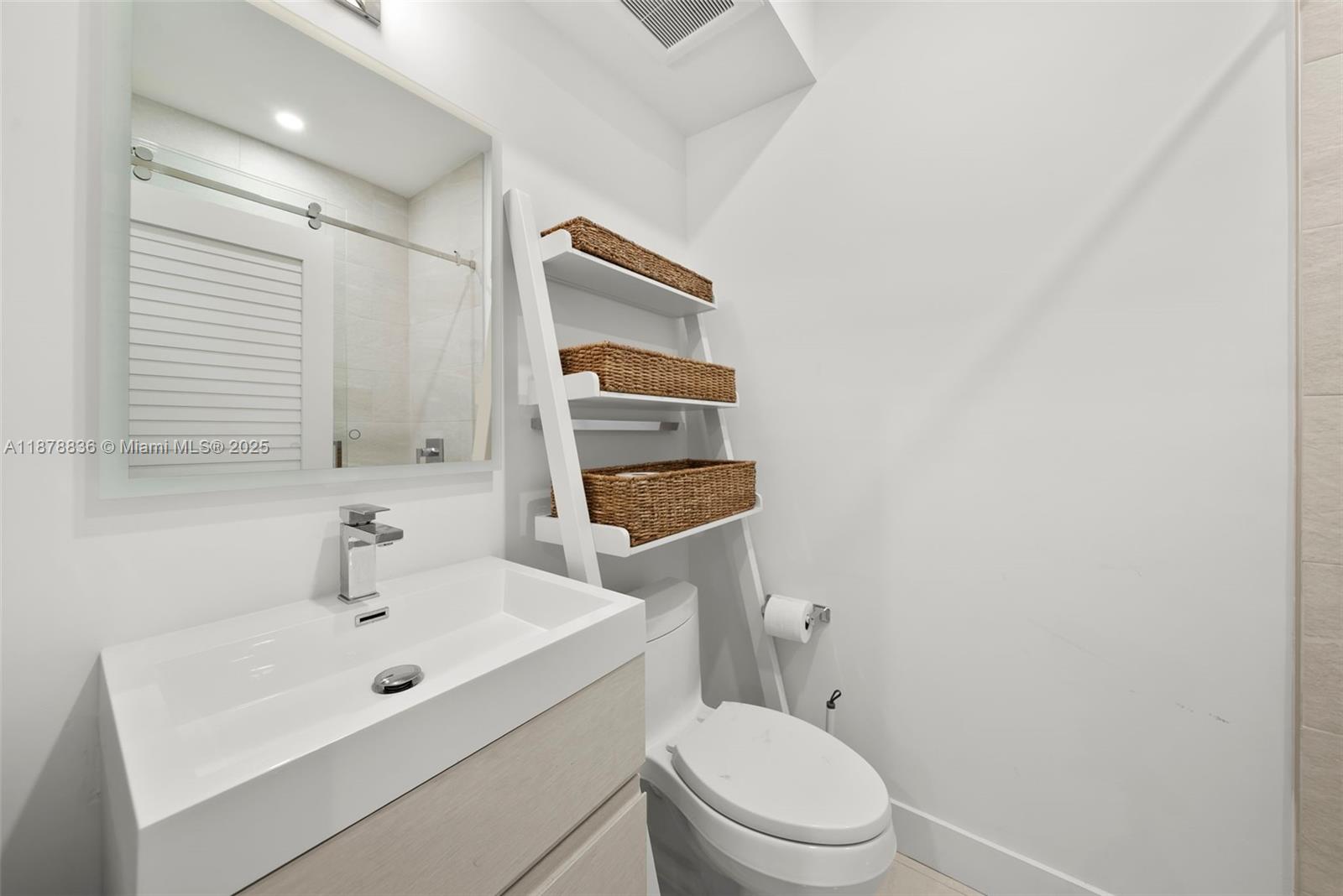 865 W 47th St Miami Beach, FL 33140