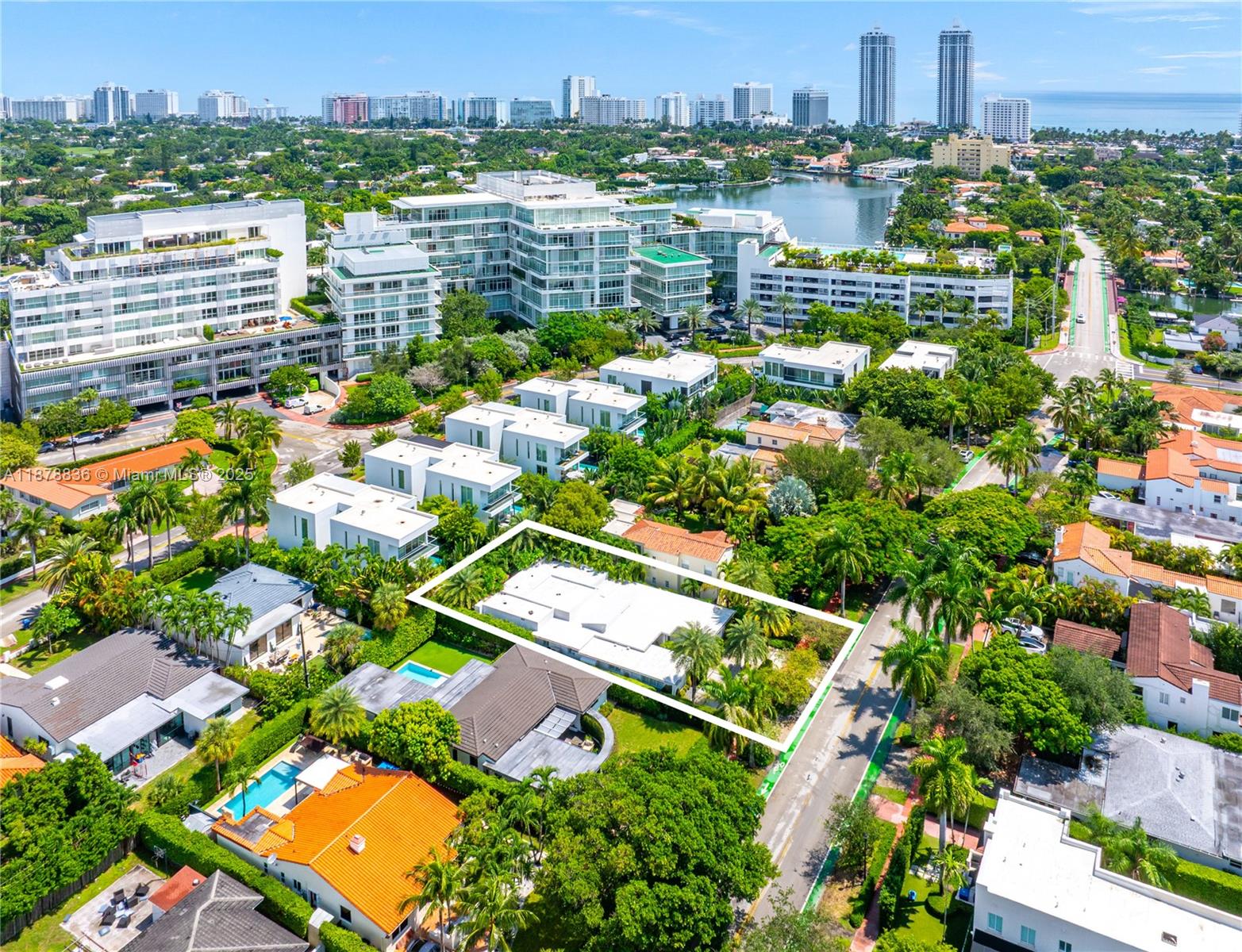 865 W 47th St Miami Beach, FL 33140