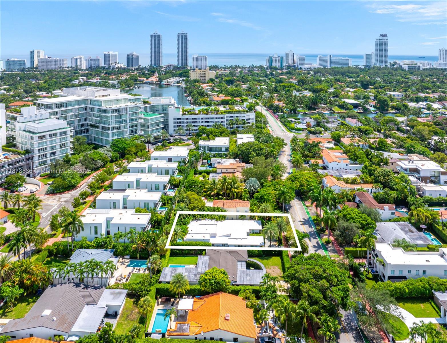 865 W 47th St Miami Beach, FL 33140