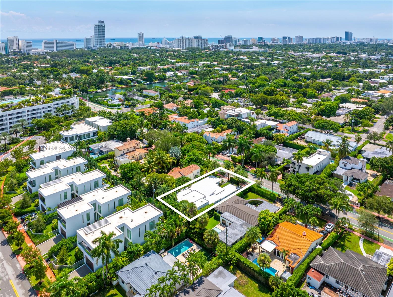 865 W 47th St Miami Beach, FL 33140