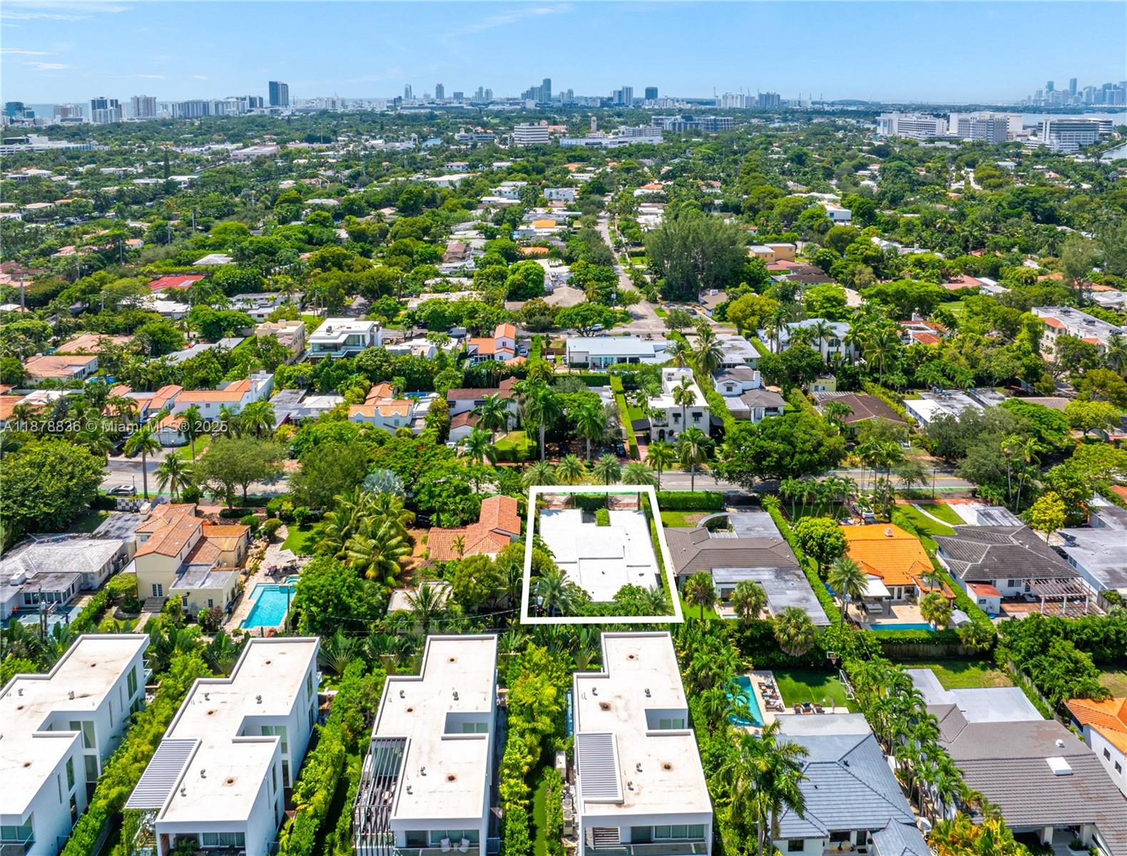 865 W 47th St Miami Beach, FL 33140