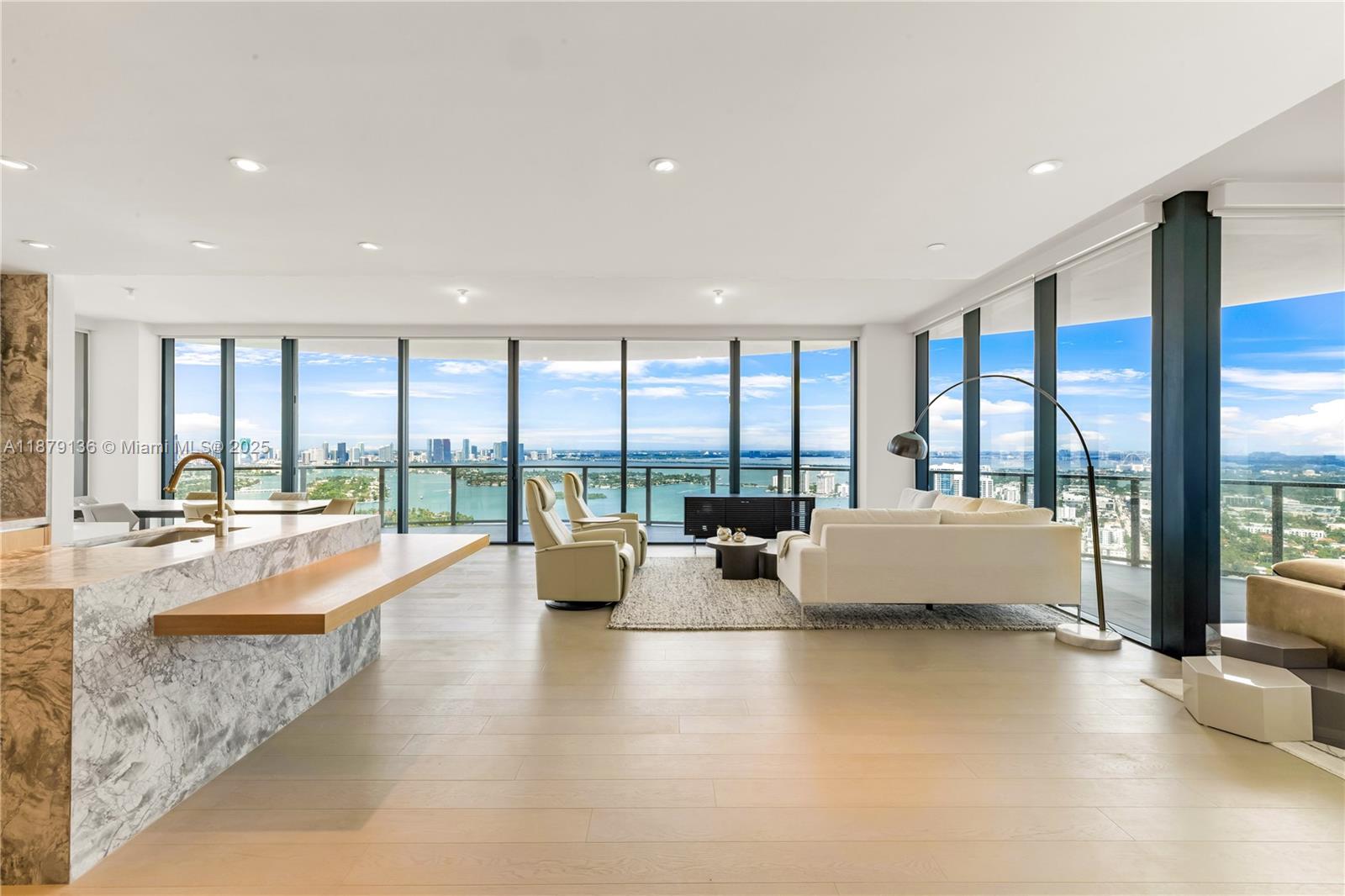 501 West Ave #4303