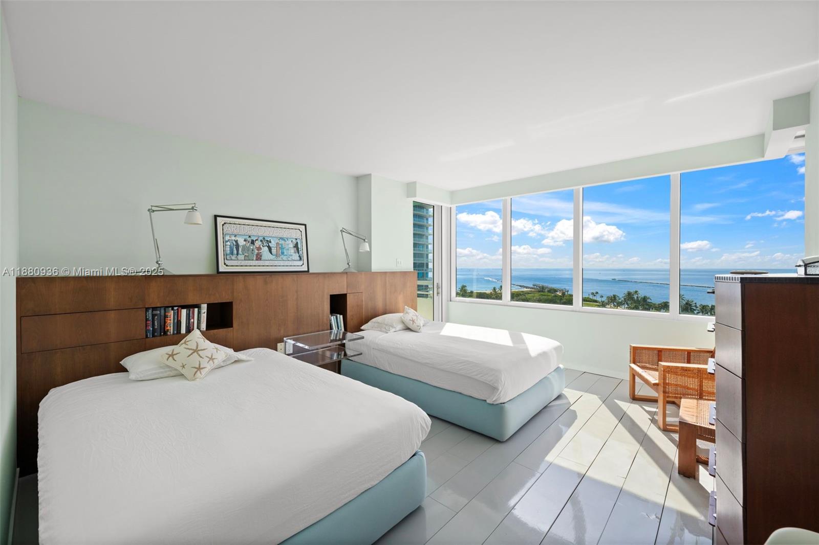 image South Pointe Towers Condo13