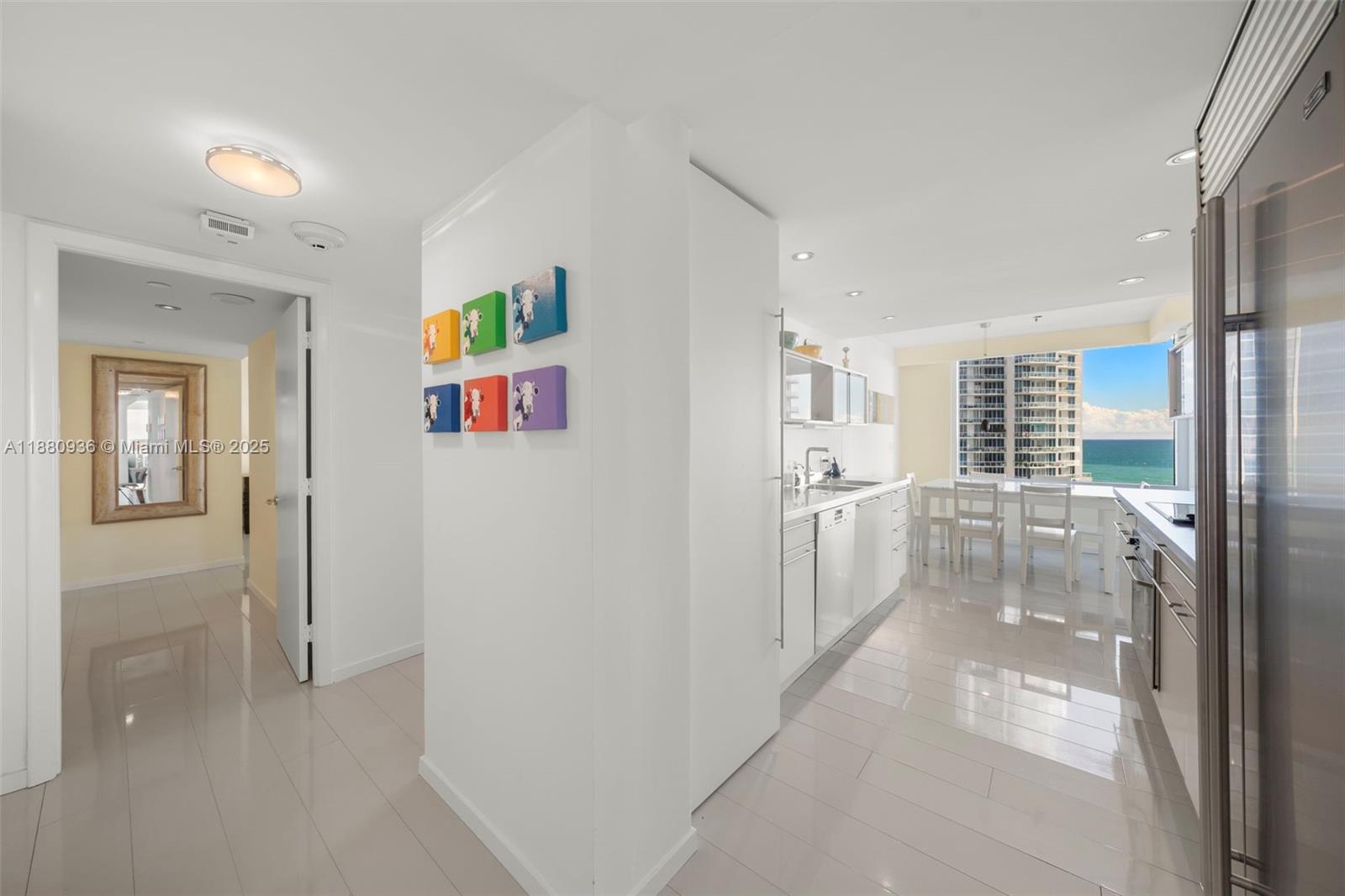 image South Pointe Towers Condo7