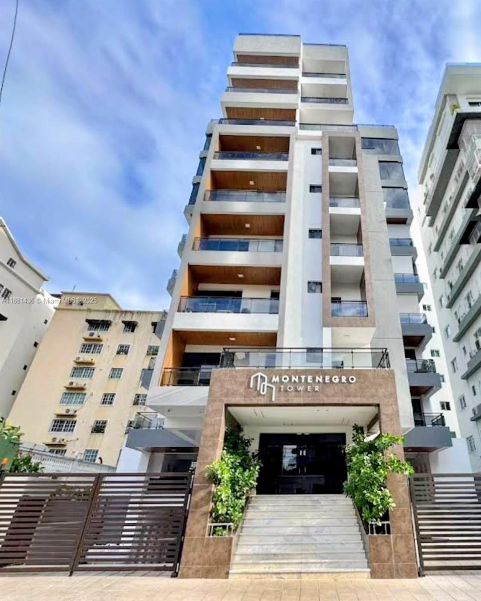 58 Calle Leonardo Davinci #4C