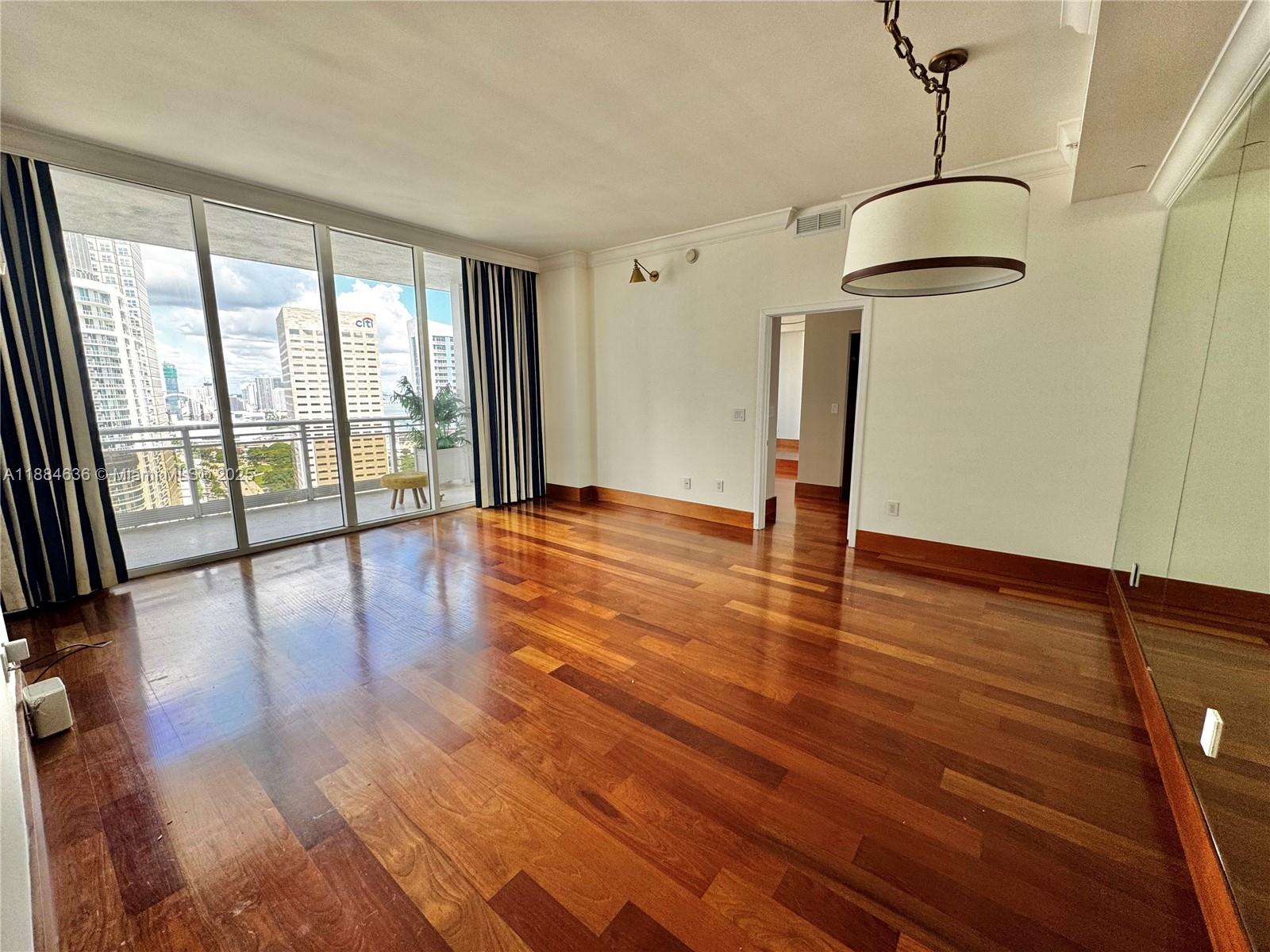 image Carbonell Condo19