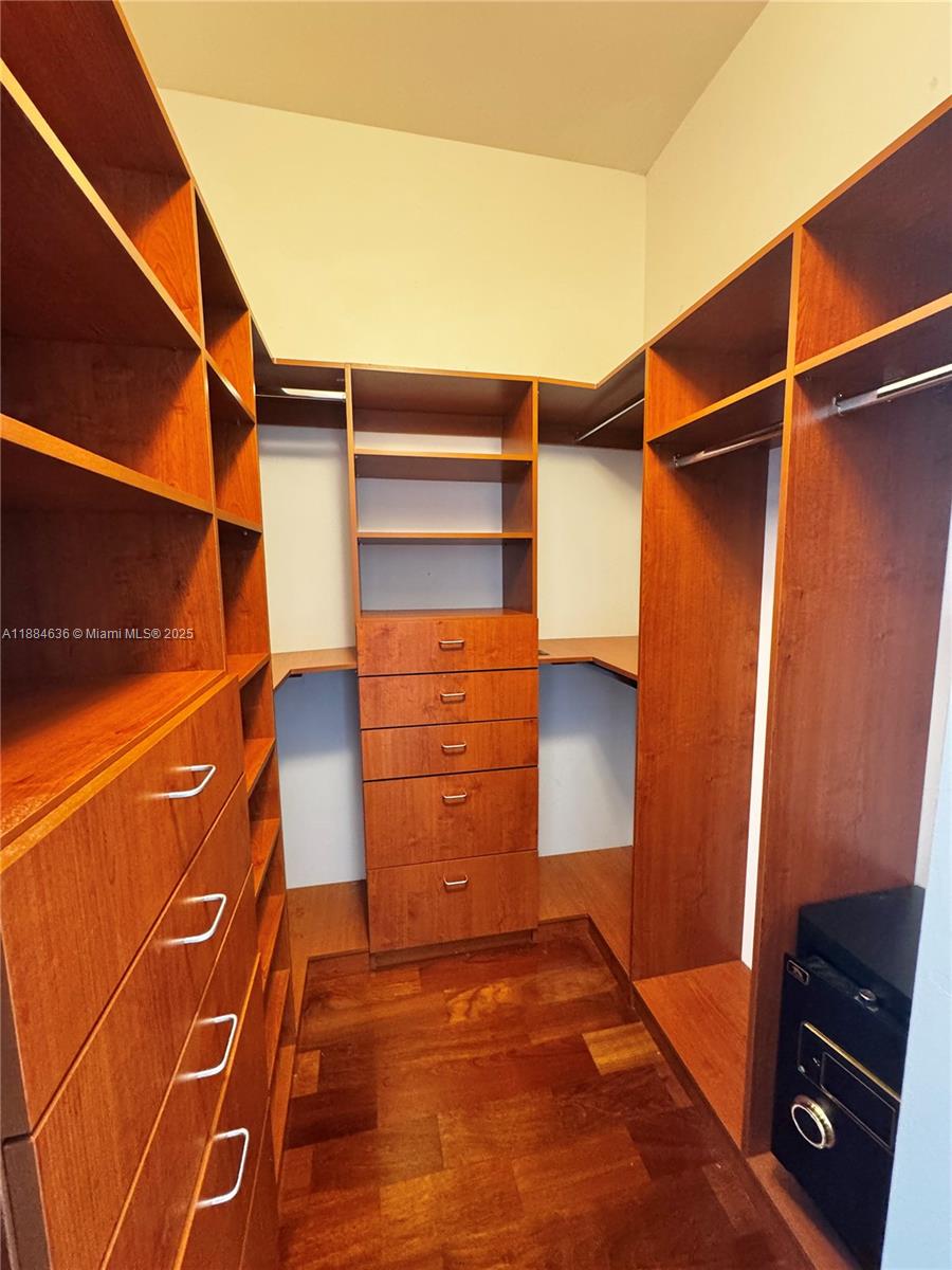 image Carbonell Condo7