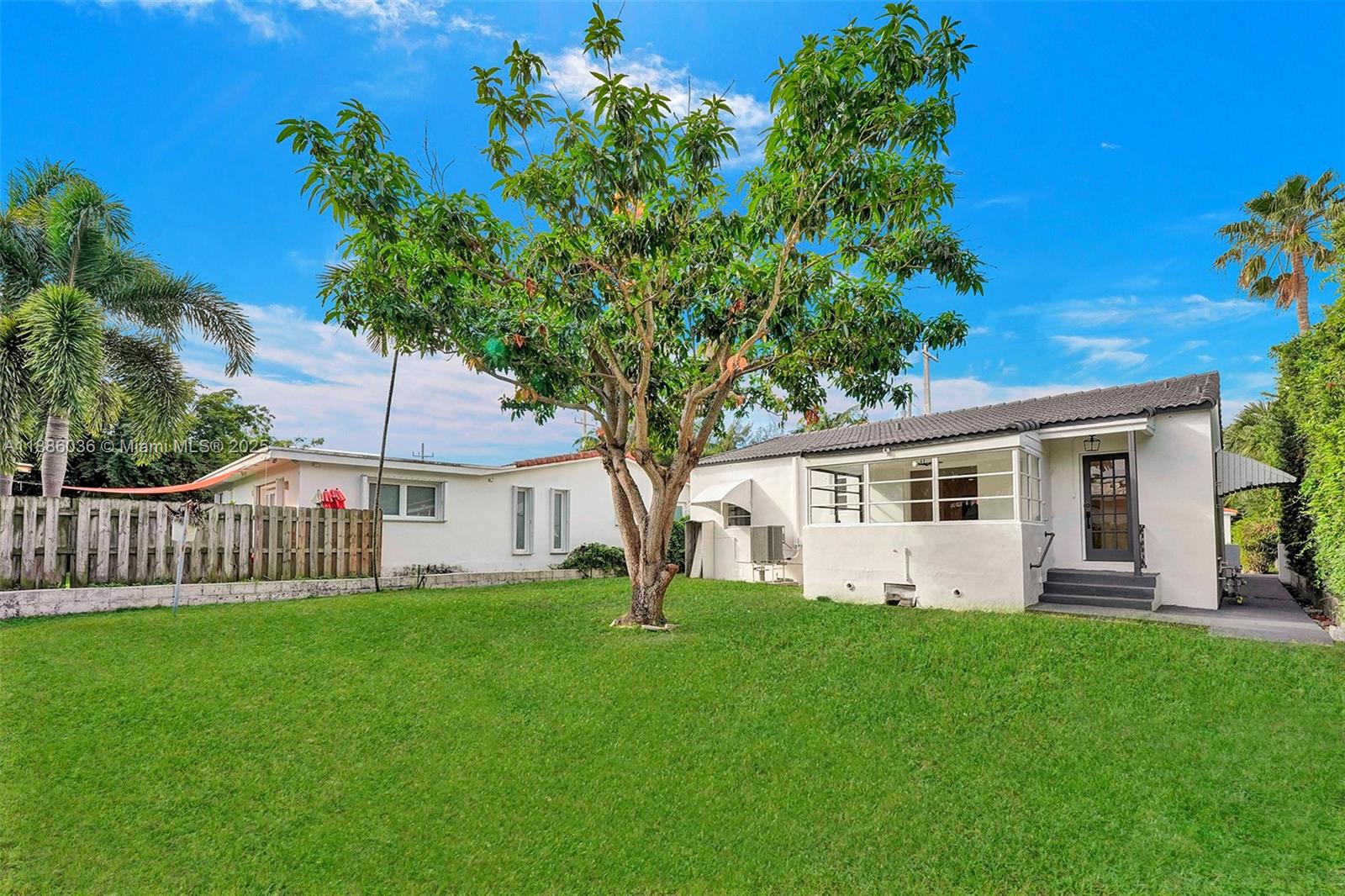 9173 Byron Ave Surfside, FL 33154