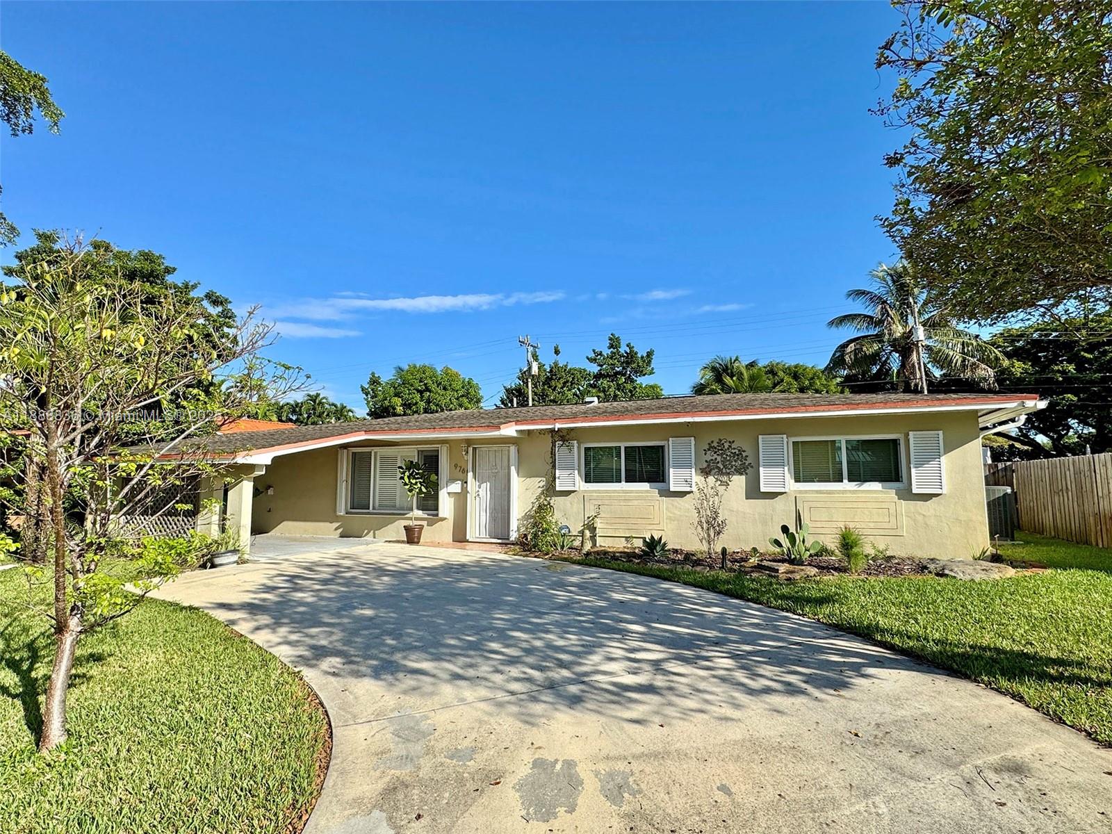 9765 SW 74th St