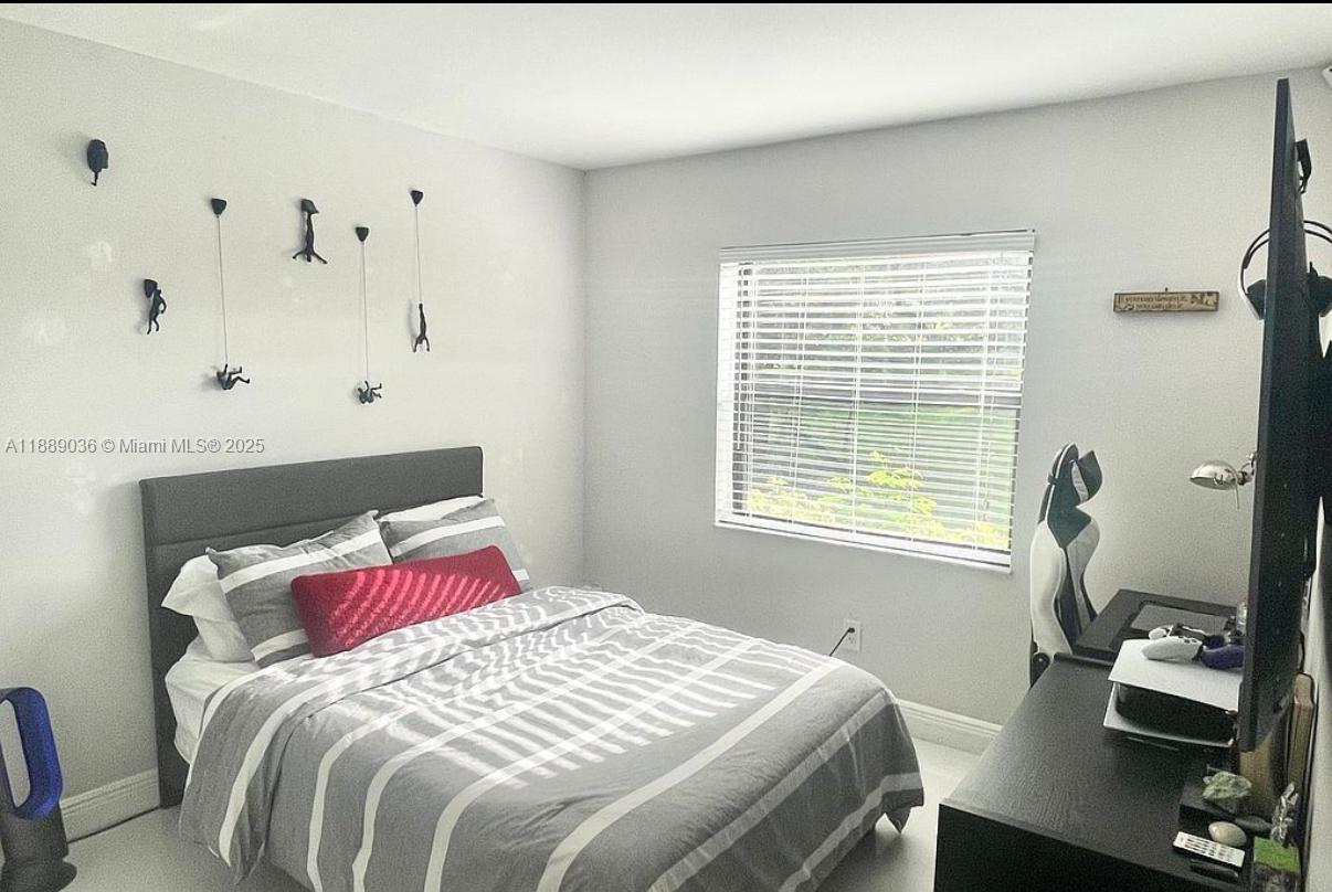 9710 Hammocks Blvd #103-31 Miami, FL 33196