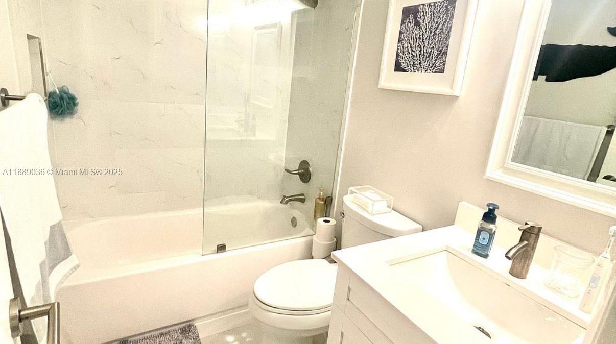 9710 Hammocks Blvd #103-31 Miami, FL 33196