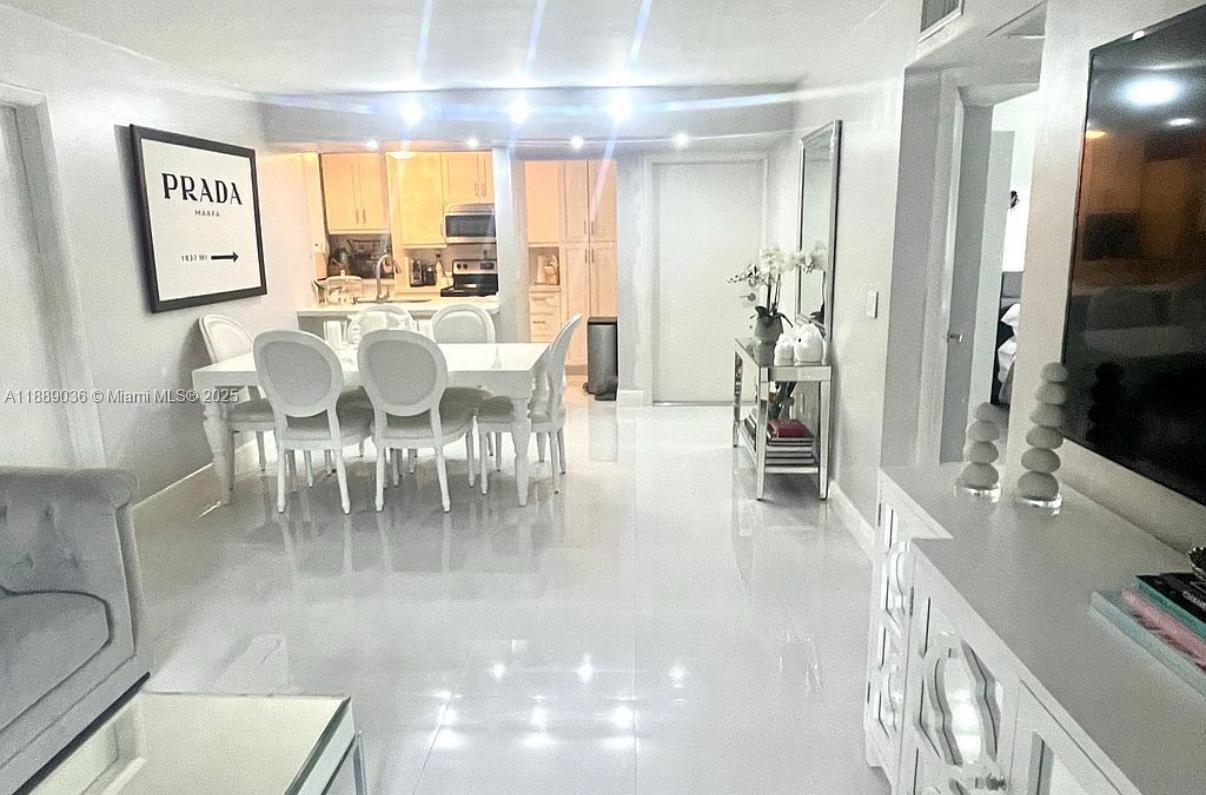 9710 Hammocks Blvd #103-31 Miami, FL 33196