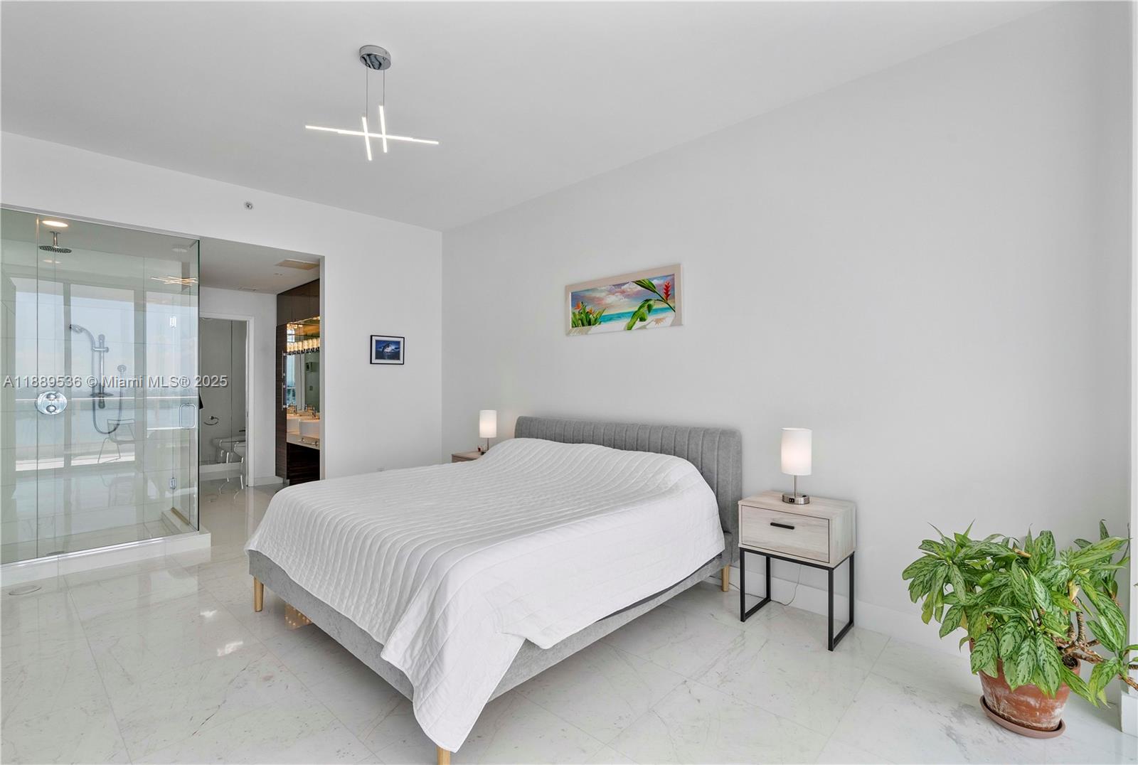 image Paramount Bay10