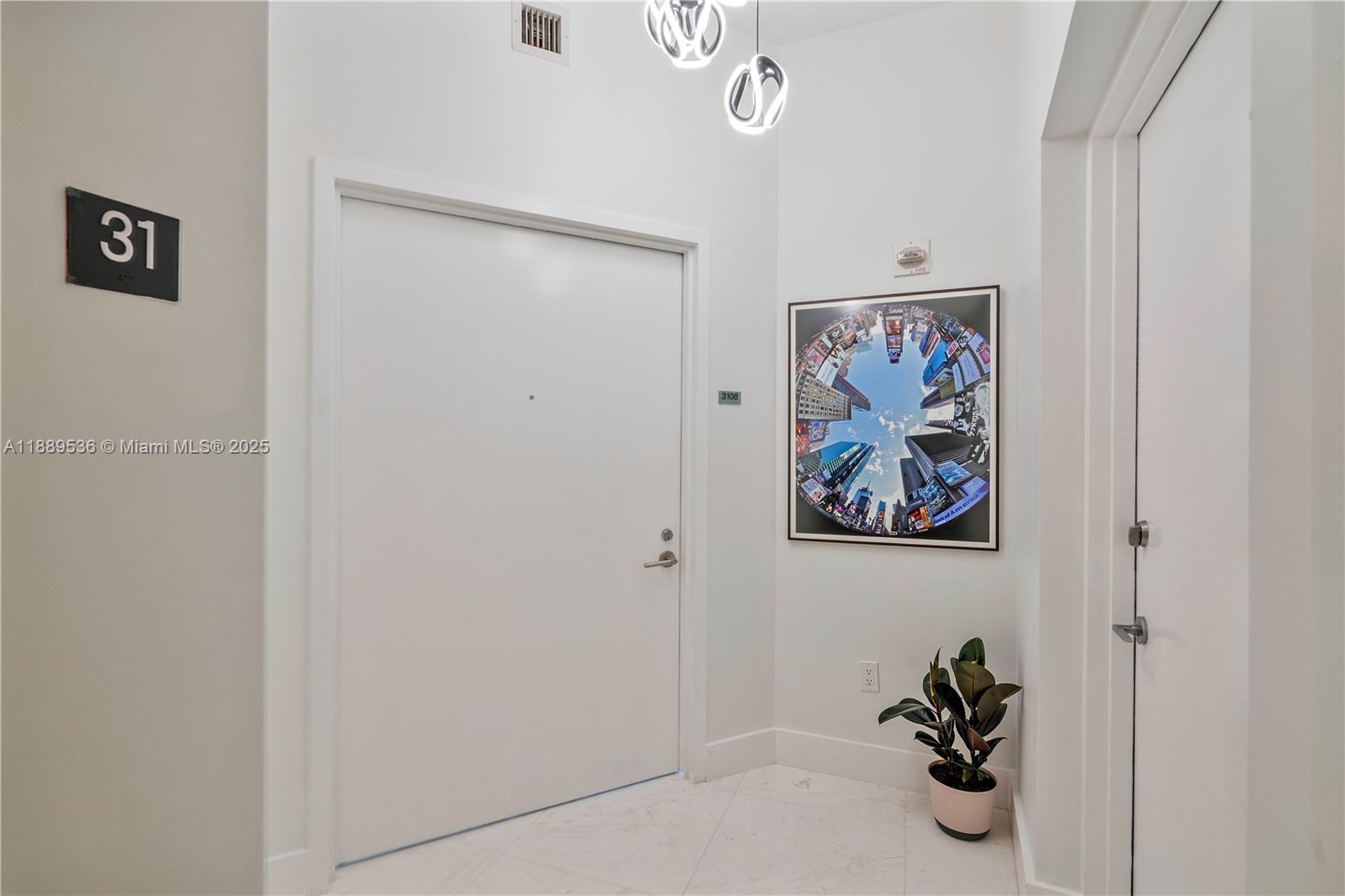 image Paramount Bay21