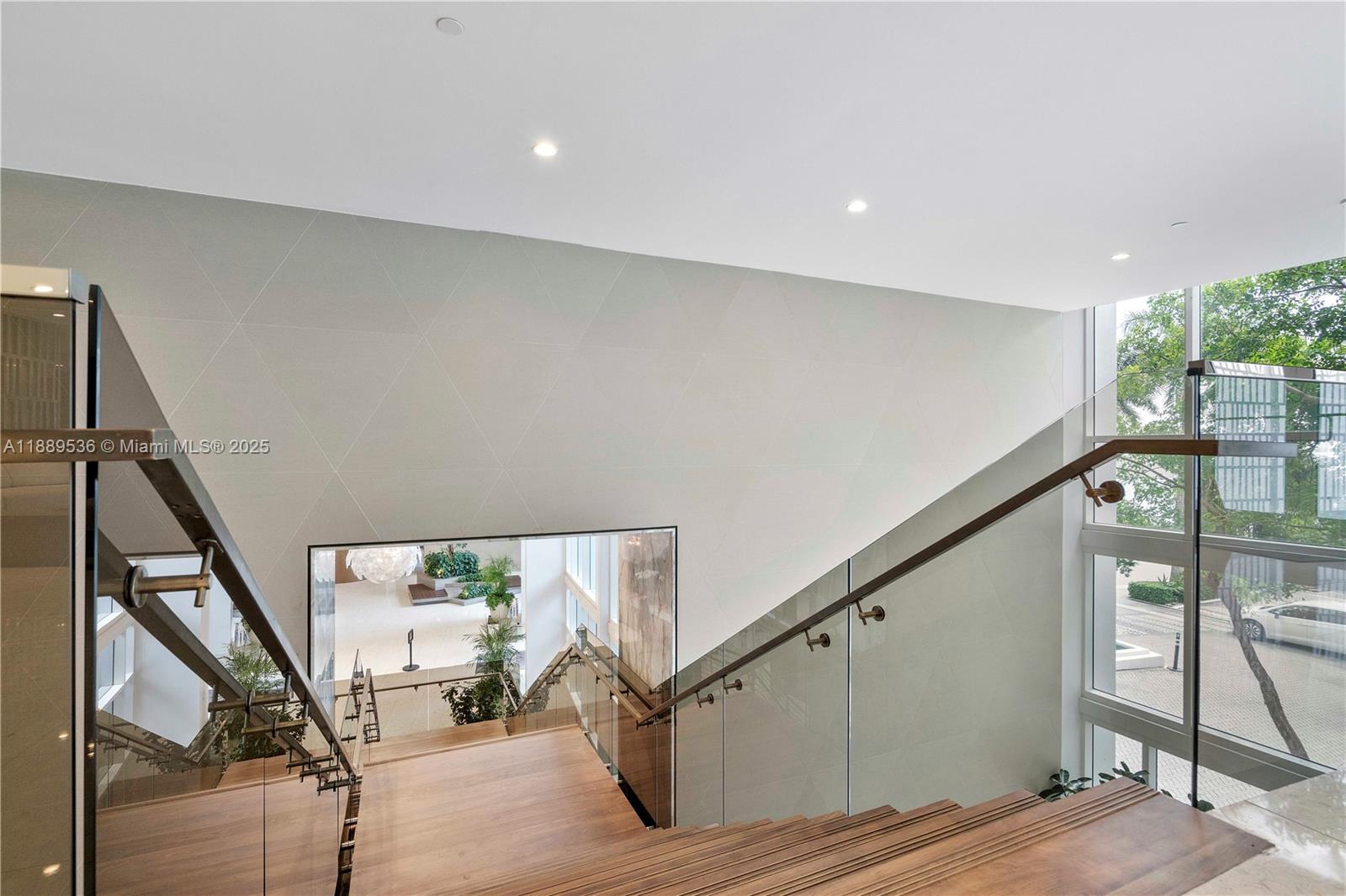 image Paramount Bay29