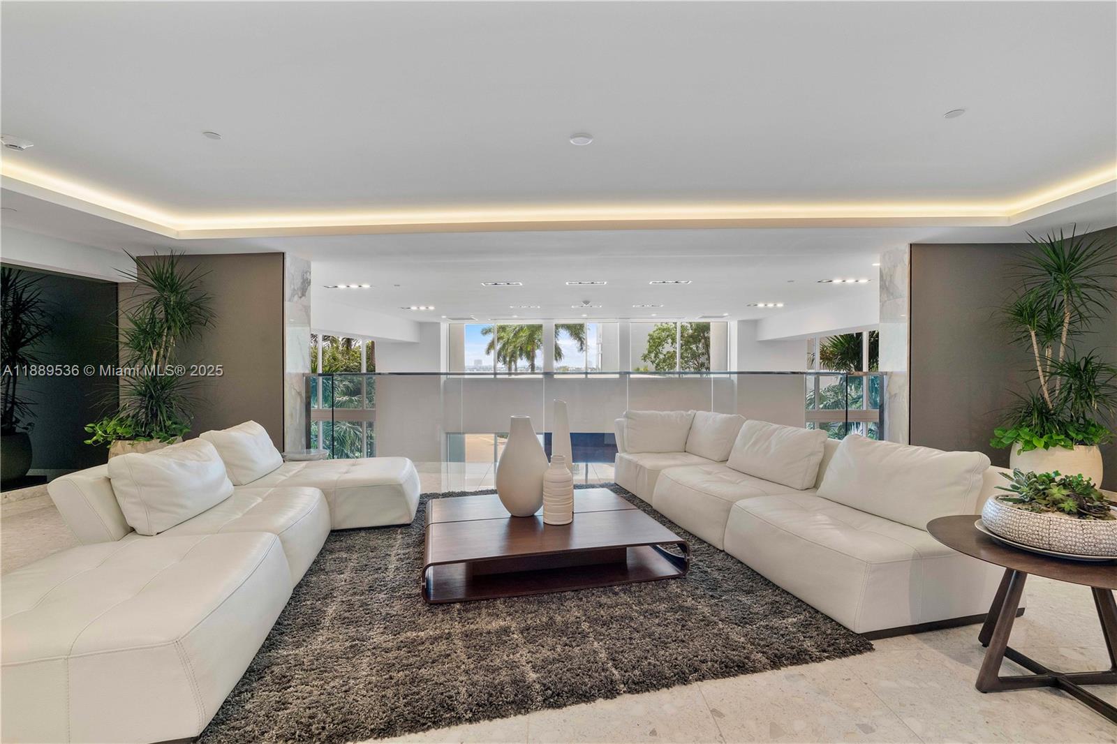 image Paramount Bay33