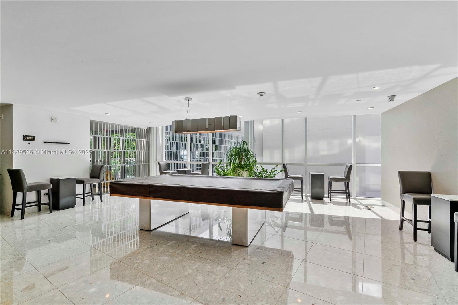 image Paramount Bay35