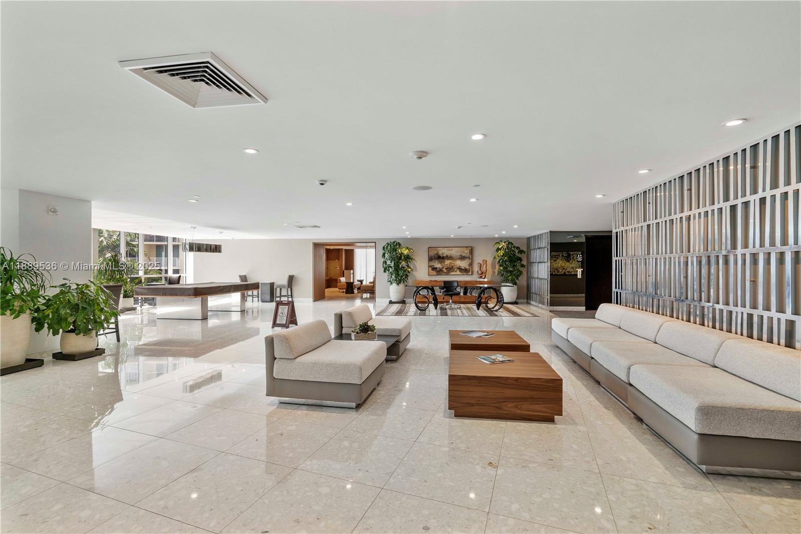 image Paramount Bay36