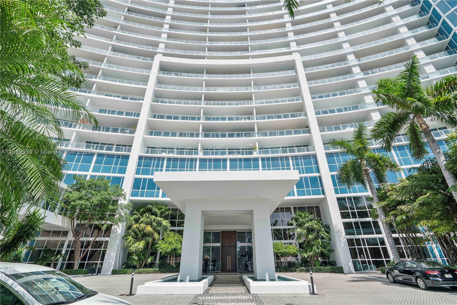 image Paramount Bay41