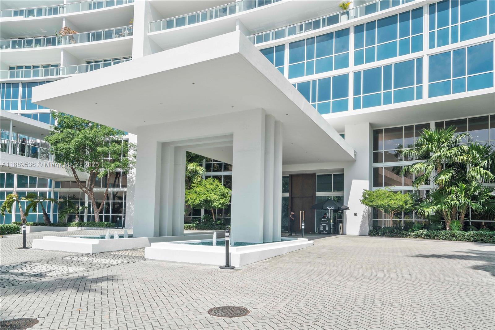 image Paramount Bay42