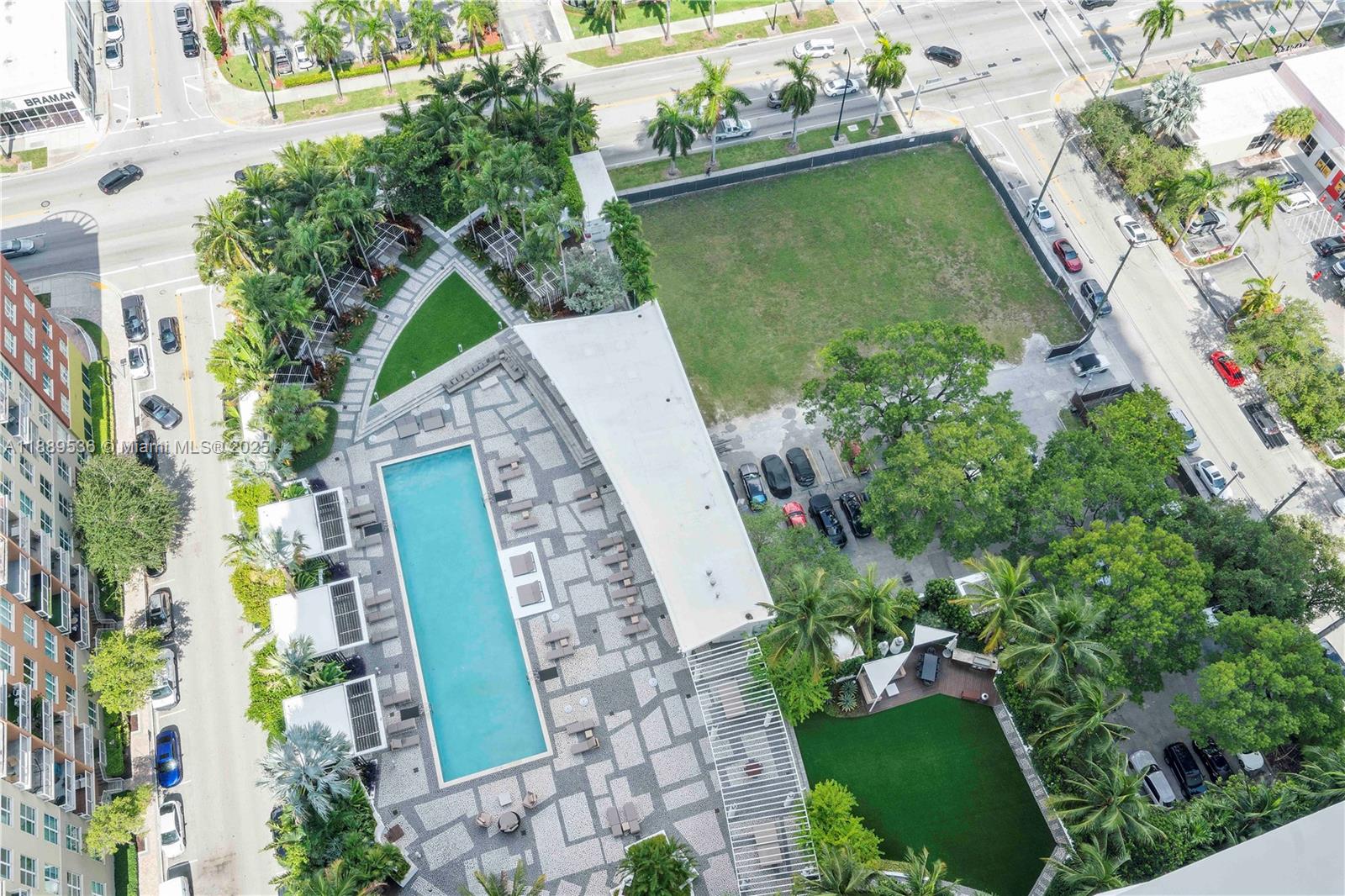 image Paramount Bay69