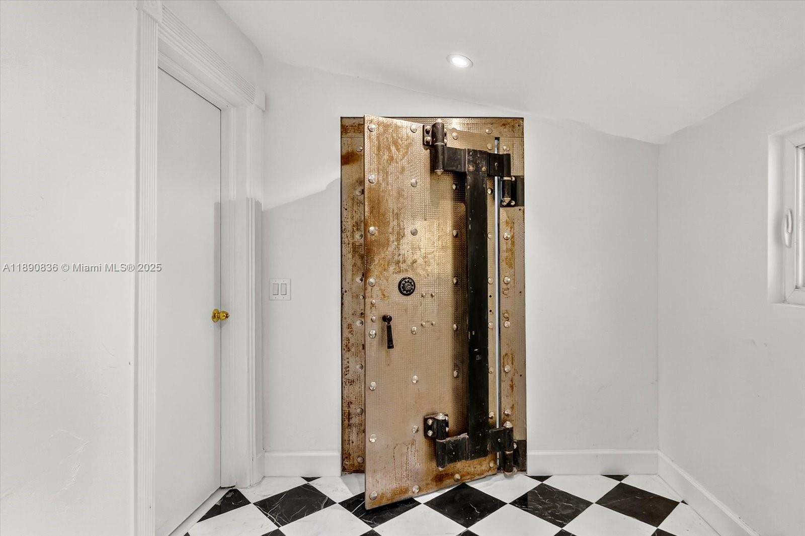 4190 Ingraham Hwy Miami, FL 33133